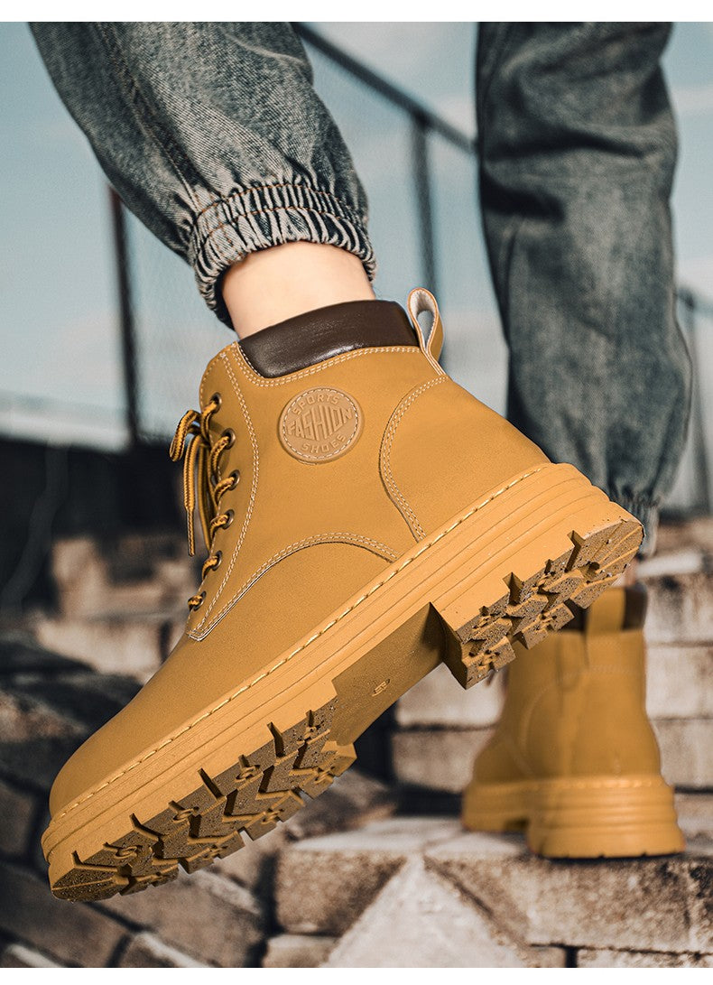 Botas masculinas de cano alto para as quatro estações, sapatos de trabalho ao ar livre antiderrapantes e confortáveis, botas amarelas de couro casuais britânicas da moda