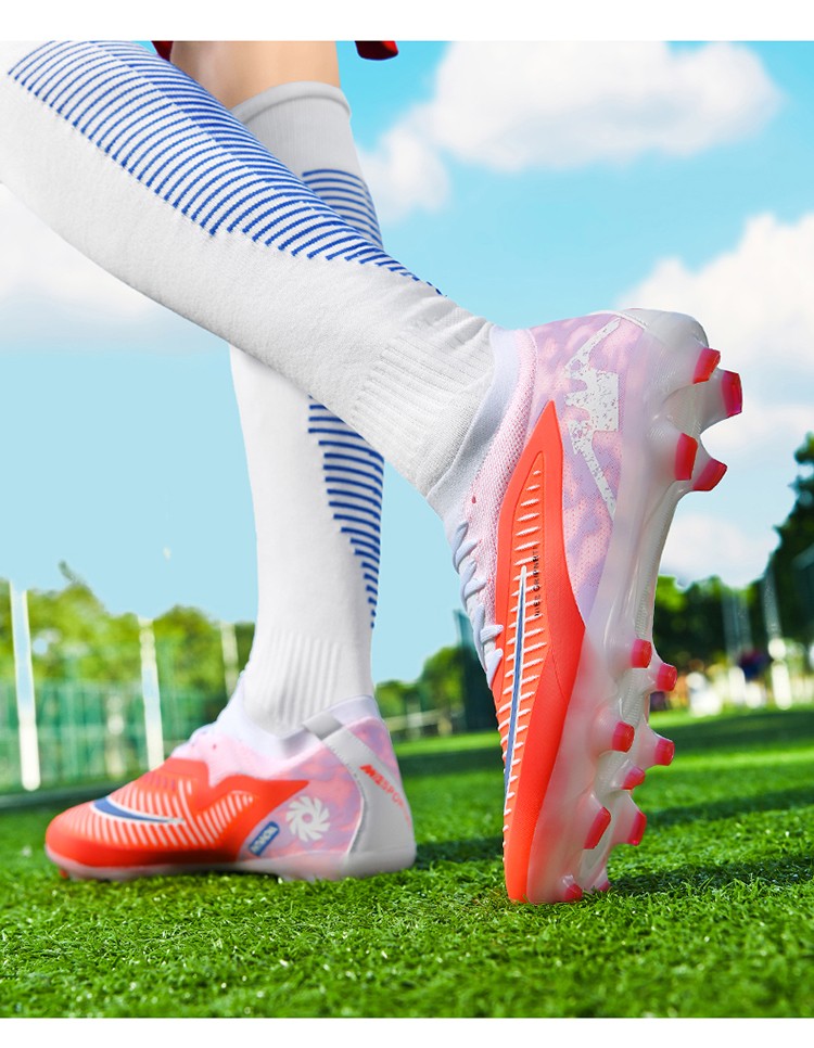 New Men's Soccer Shoes High-Top Soccer Cleats Outdoor Breathable Athletic Professional Spikes Youth Boys Football Shoes Unisex