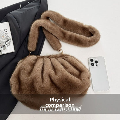 Elegant Wrinkled Cloud Clutch Bag Faux Fur Shell Shoulder Crossbody Bag Women Stylish Pillow Bag Guangzhou High Quality Bag