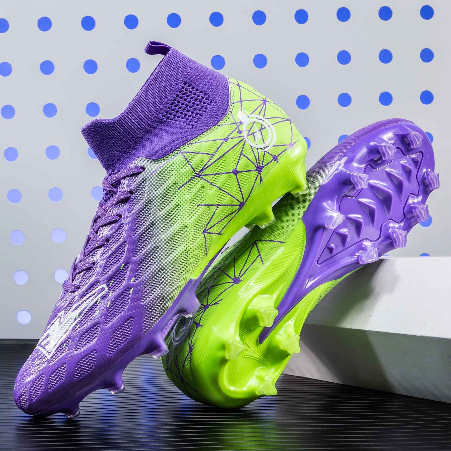 Men's High Top Soccer Shoes Long Spikes Football Shoes Professional Athletic Training Soccer Cleats Lightweight Football Cleat