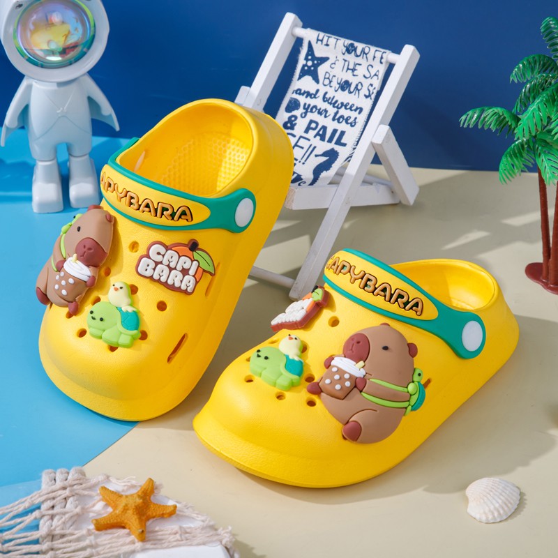Summer Kids' Garden Clogs Shoes Boys & Girls Beach Sandal Kids Lightweight Breathable Cute Capybara Slip On Baby Slippers