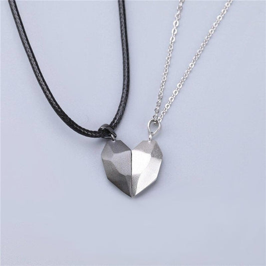 Gothic Punk Heart Pendant Necklace for Men Women Korean Fashion Magnetic Couple Necklace for Lovers Necklaces Party Gift Jewelry