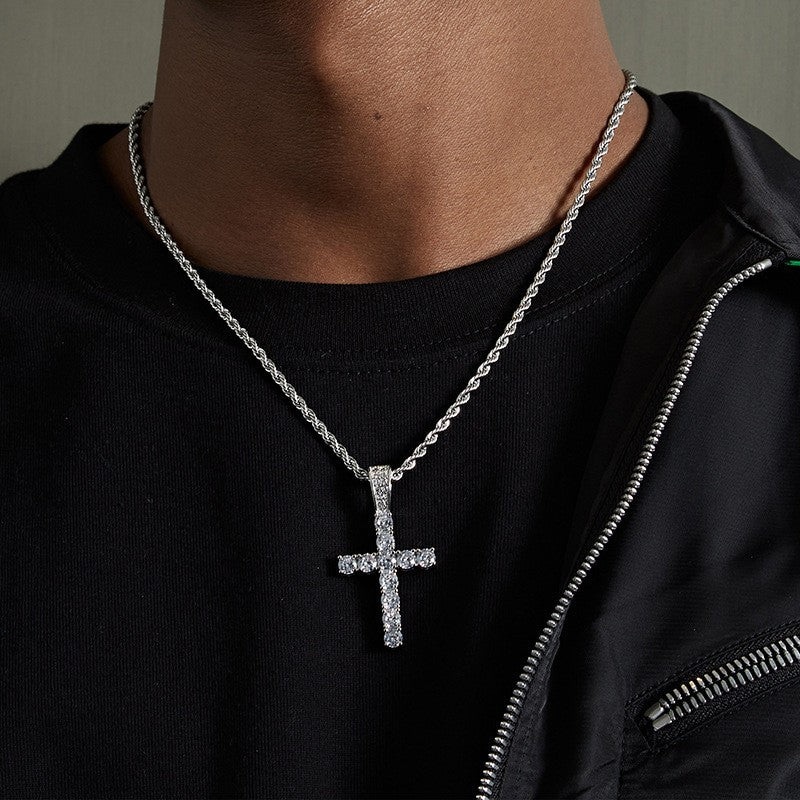 Colar Gargantilha com Pingente Cruz de Aço Inoxidável com Zircônia para Mulheres Homens Design Personalizado Hip Hop Popular Joias de Festa Presentes