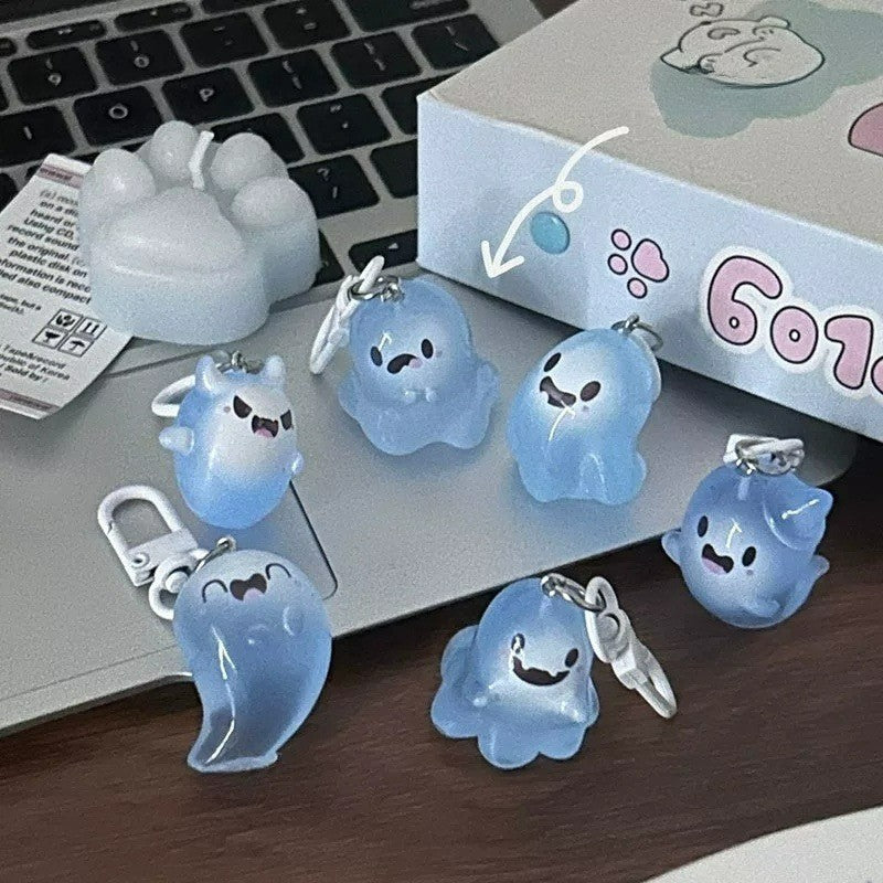 Creative Halloween Luminous Mini Cute Ghost Pendant Keychains Resin Keyring Key Holder for Kid Adult Festival Gifts Bag Charms