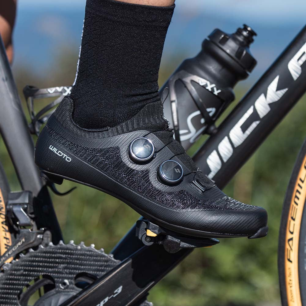 WILDTO Ultralight Cycling Shoes Men's Road Bike Shoes Hardness12 Carbon Fiber Professional Self-locking SPD Cleats Footwear