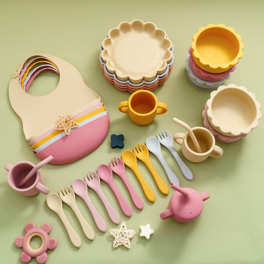 Color Kids Baby Feeding Set Solid Color Utensils Waterproof Bib Cartoon Lion Shape Sucker Dishes Plate Feeding Bowl Spoon Cup