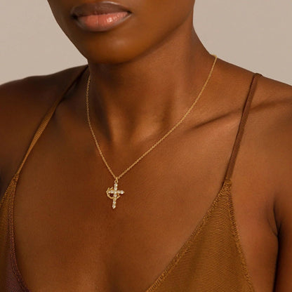 Colar Feminino de Cruz com Diamantes - Colar Requintado com Pingente de Zircônia Cúbica de Ouro 14k Colar Simples com Pingente de Cruz Dourada
