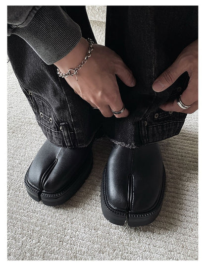 Tabi shoes for men and women classic leather split toe shoes casual one foot shoes Unisex flat shoes Comfortable design