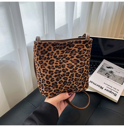 Design PU Suede Leopard Shoulder Bags for Women 2025 New Winter Crossbody Bag Females ?Luxury Handbags and Purses Bucket