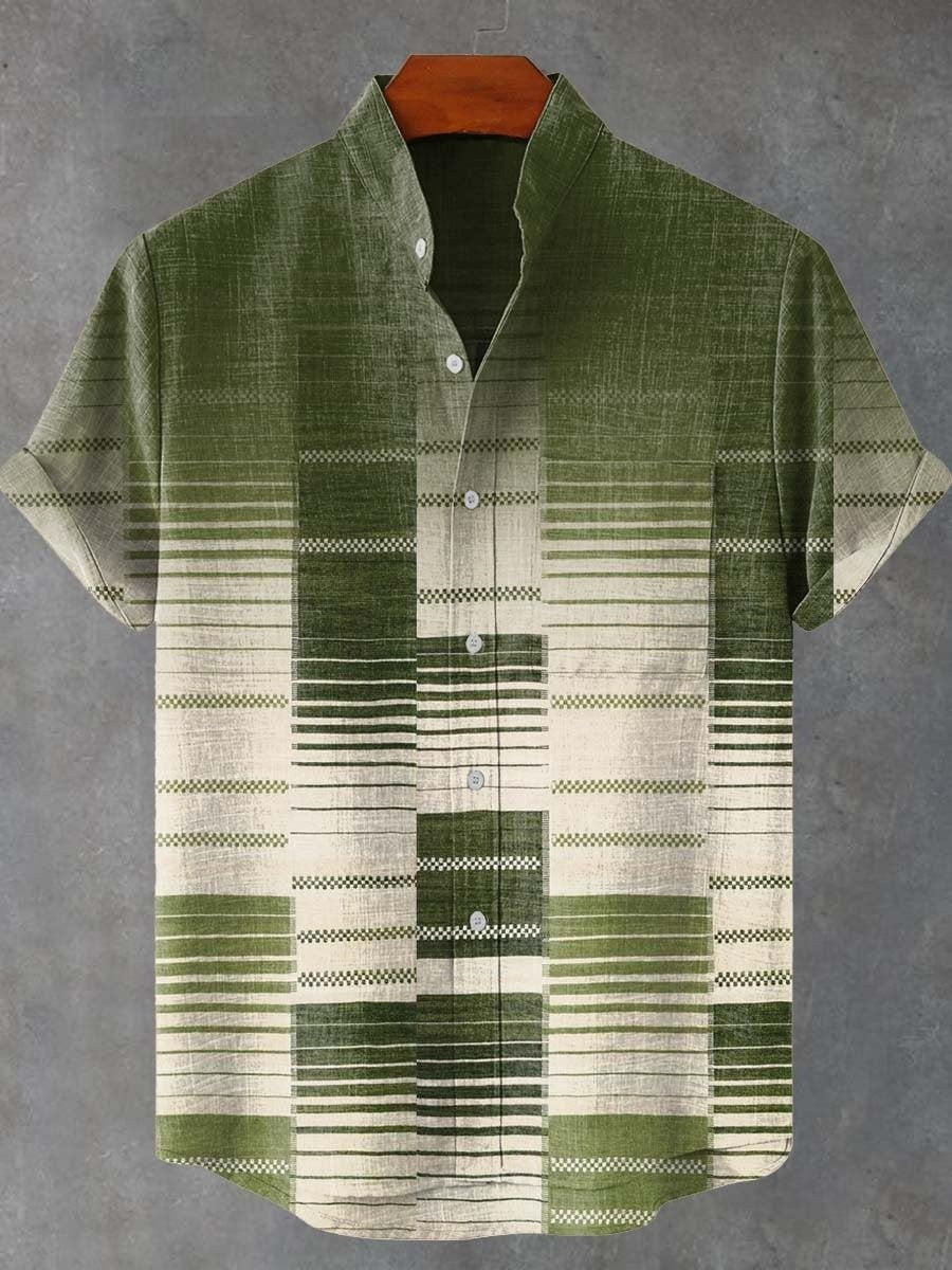 The new men's simple linen short-sleeved shirt has a comfortable and high-quality fabric, with stylish design and fashionable bu