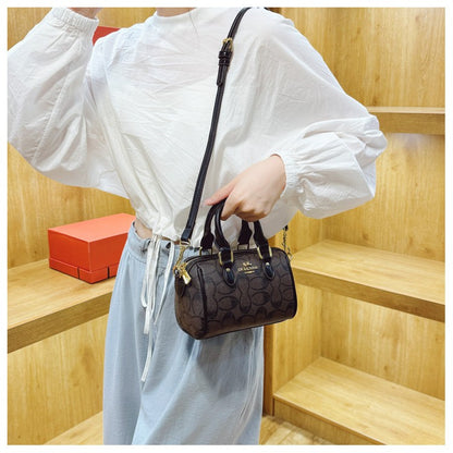 Classic Retro Boston New Small Bag Casual and Versatile Temperament Good Look Popular Hot Style Crossbody Bag