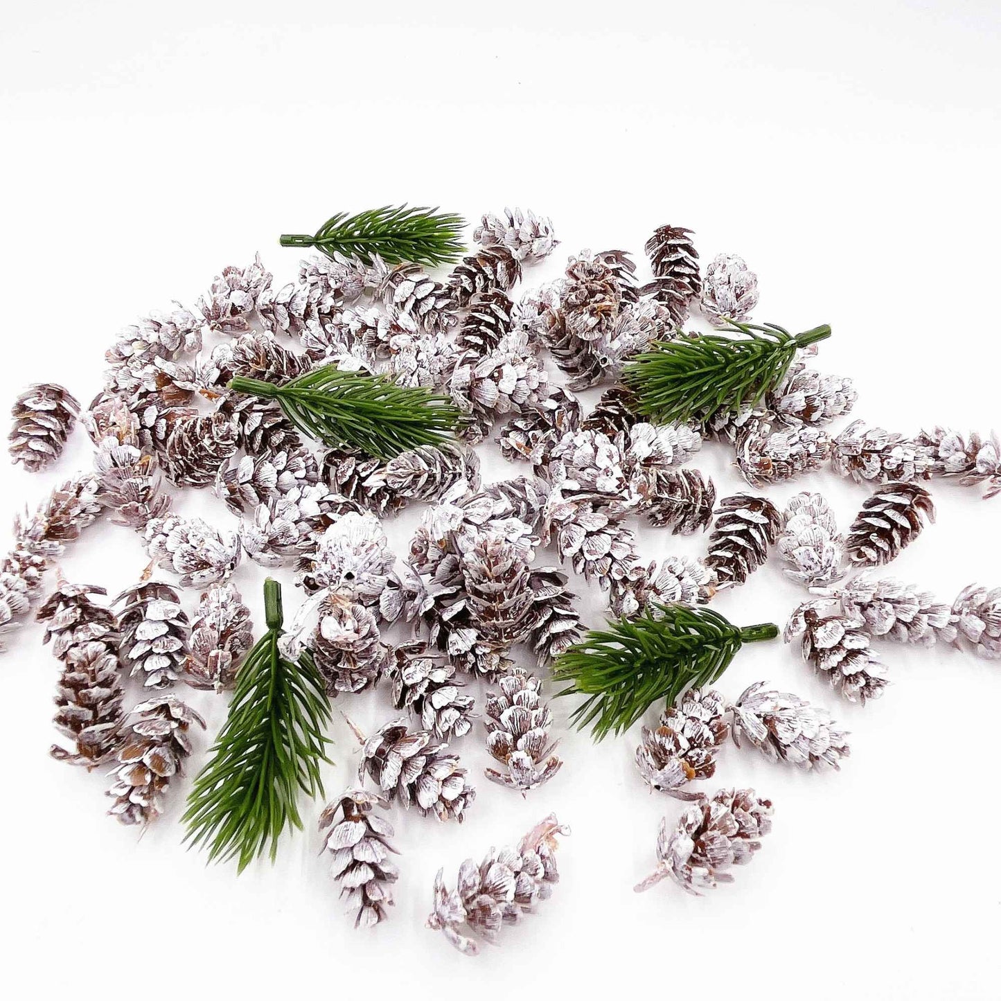 30/50pcs Plastic White Artificial Pinecone Plant Christmas Party Decorations Home Decor Christmas Tree Garland Accessiories