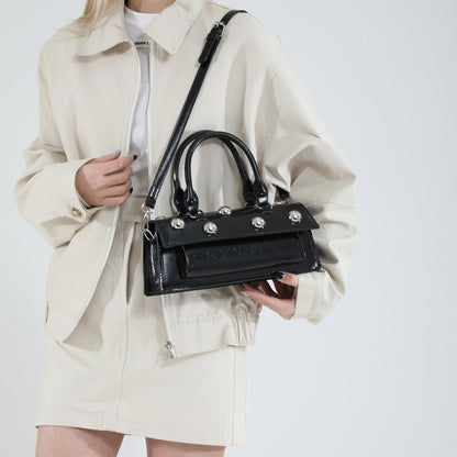 Bolsa de Ombro Pequena Retrô com Rebites de Couro PU LEFTSIDE para Mulheres Tendência 2025 Bolsas de Mão de Luxo Y2K e Bolsas Transversais Femininas