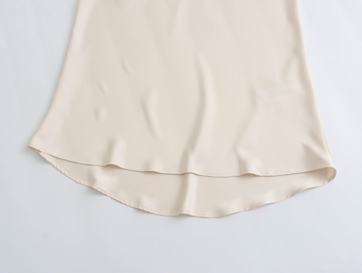 XNWMNZ Women's Fashion 2023 Flowing Satin Midi Skirt Women Vintage Elastic High