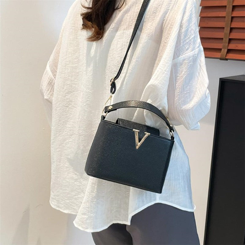 Luxury Women's Tote Bag, Chic V Shaped Stylish Pu Leather Bucket Bag, Top Cover Handbag Women Shoulder Crossbody Bags for Woman