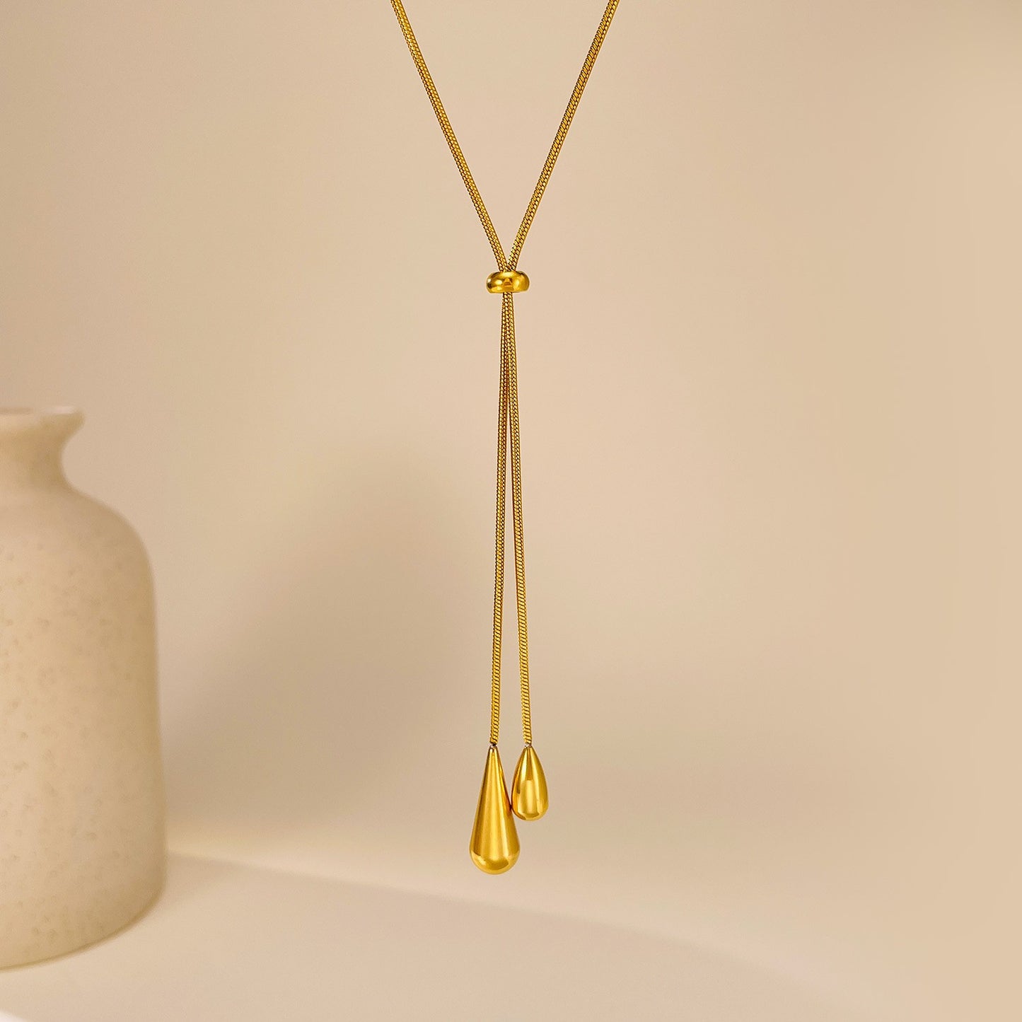 Colar Feminino com Pingente de Gota D'água com Borla em Aço Inoxidável Banhado a Ouro, Estilo Europeu e Americano, Corrente na Clavícula, Joia para Festa