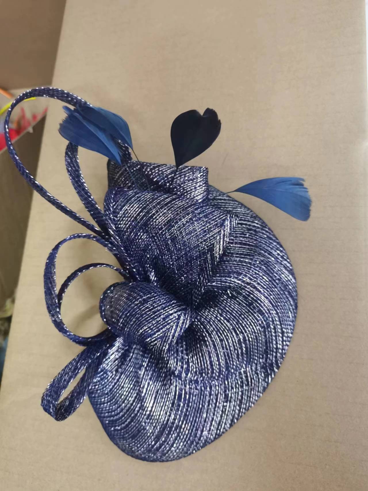Chapéu Fascinator Feminino Pillbox Kentucky com Pena Derby Sinamay Fascinator Tiara Chapéu Fascinator para Chá para Coquetel