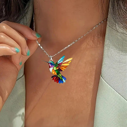 Colar de Acrílico Beija-flor Colorido Formato de Pássaro para Mulheres Meninas Pingentes de Pescoço Joias de Primavera Verão 2025 Presentes de Festa