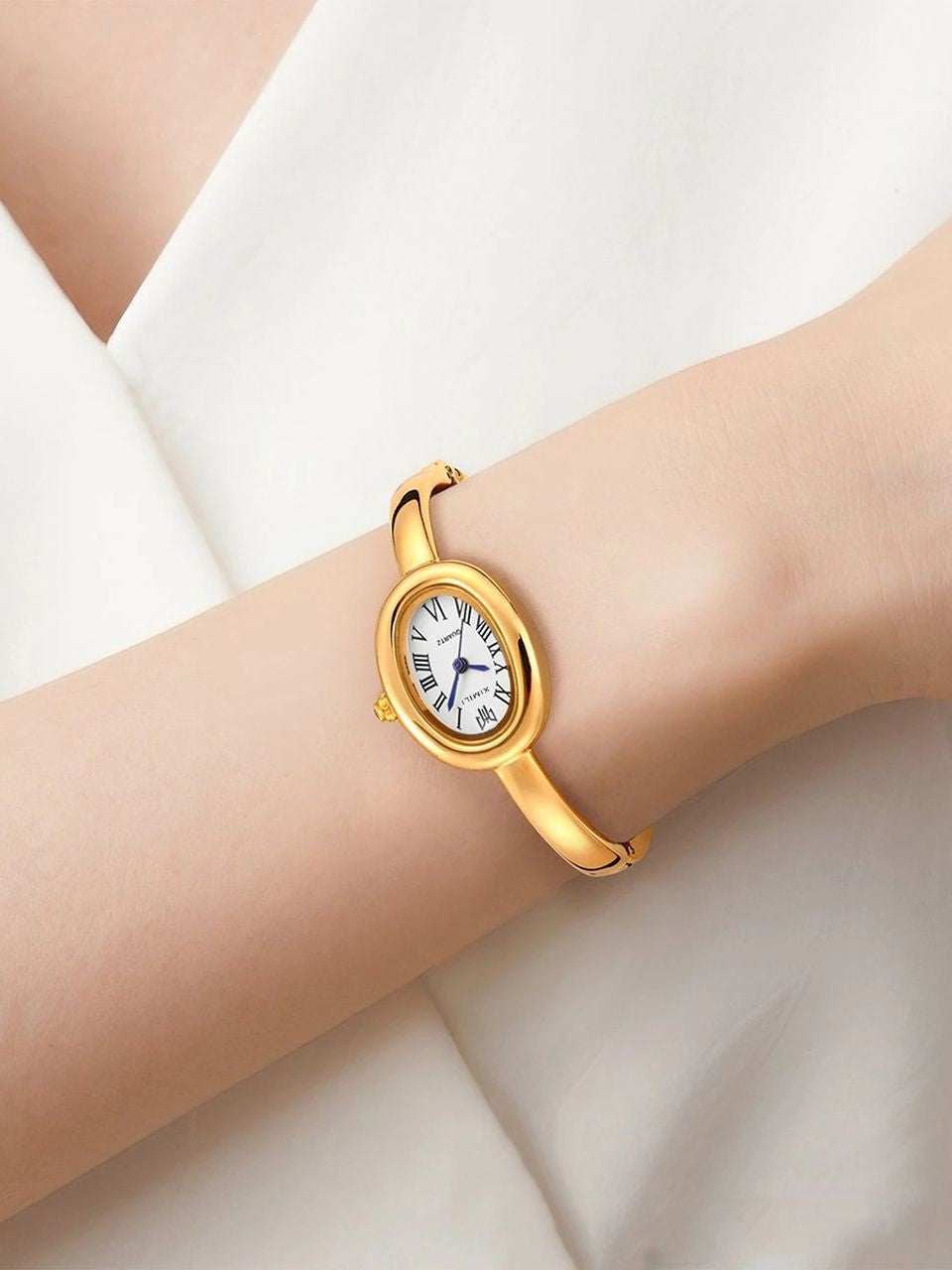 New Elegant Bracelet Women Watch Top Brand Stainless Steel Strap Dress Quartz Watches Small Oval Dial Roman Scale Female Clock