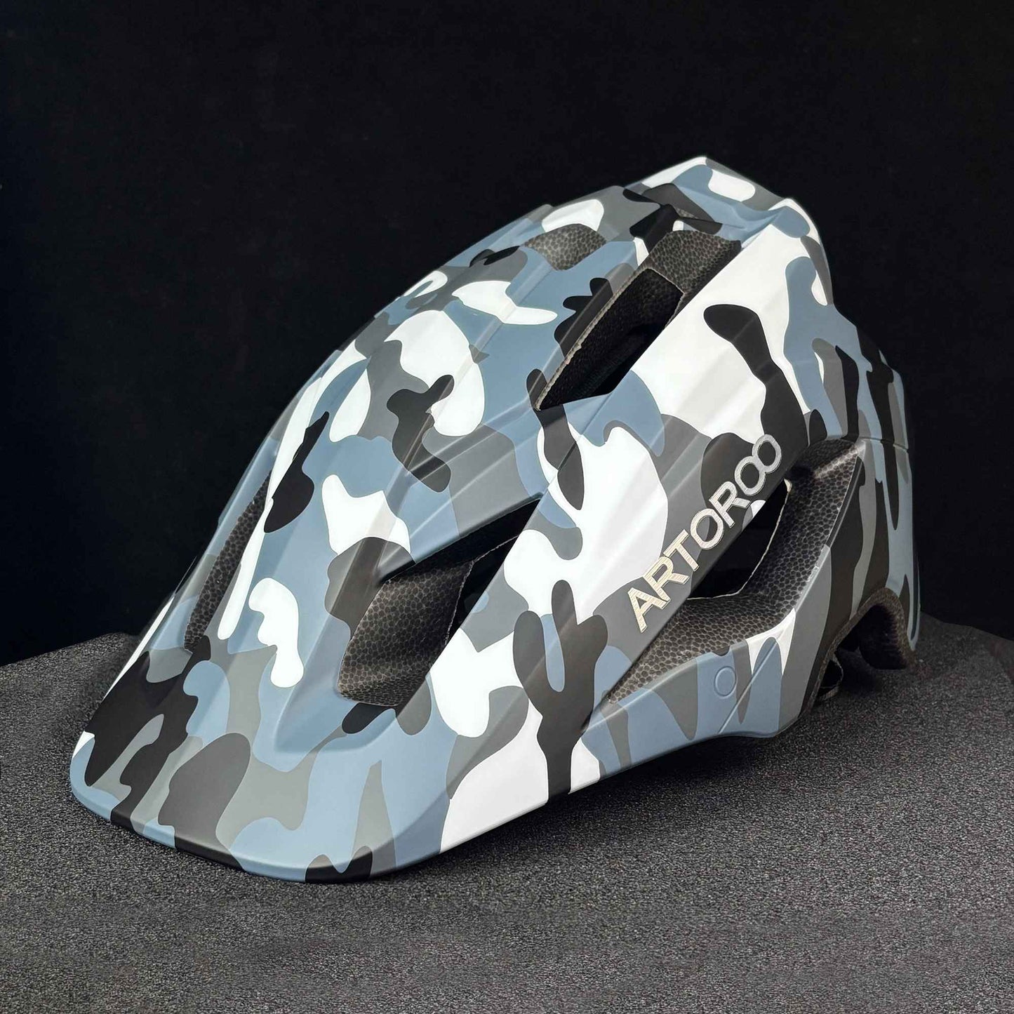 1PC ARTOROO Adult Mountain Bike Helmet, Integrally-Molded Ultra-light MTB Bicycle Helmet  for BMX JUMP DOWNHILL