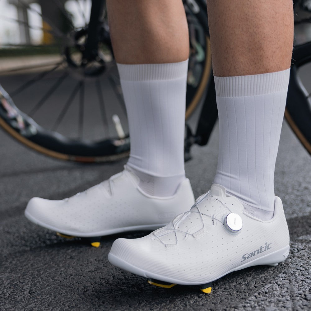 Santic Carbon Fiber Cycling Shoes Outdoor Wear Resistant Road Riding Sneakers Unisex Men Women Adjustable Pro Racing Bicyle Shoe