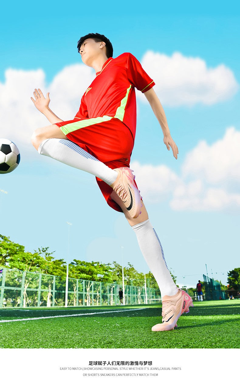 New Men Football Shoes High Quality Fast Soccer Shoes Society Cleats Professional Football Field Boots FG Sneaker Low Cut