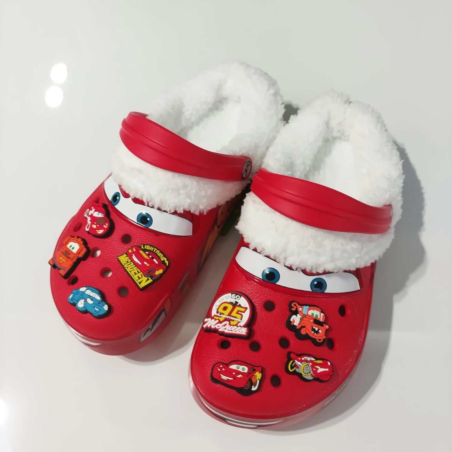 Pixar Relâmpago McQueen Desenho Animado Impermeável Adicionar Pelúcia Chinelos de Buraco Sandálias Ao Ar Livre Sandálias Casuais Inverno Quente Presente