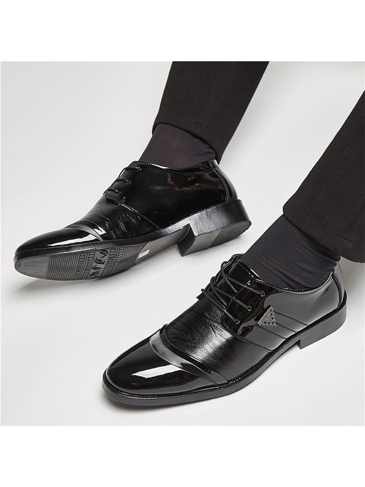 Mens Lace Up Dress Shoes Modern Formal Business Casual Office Suit Tuxedo Patent Leather Oxford Shoes