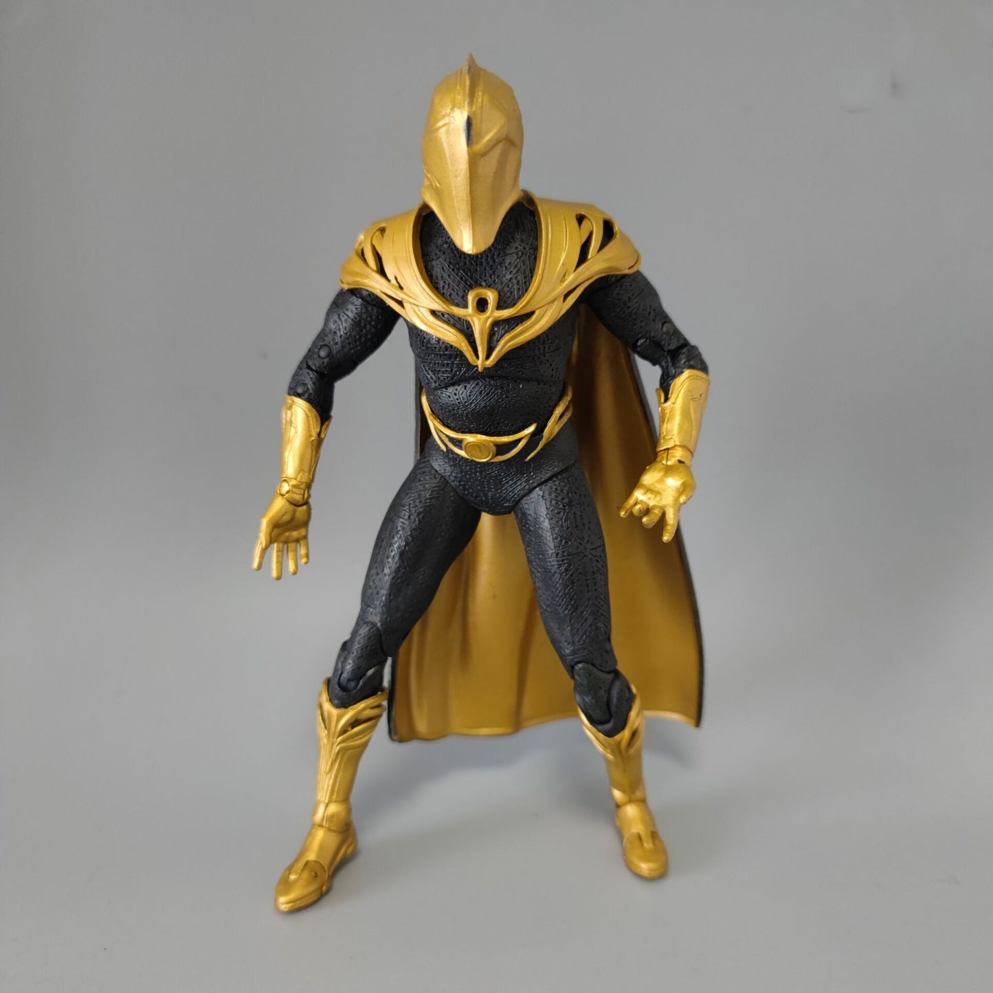 Multiverse Bat-Herói Dr.-Destino Atom Espantalho Silêncio Mulher-Maravilha Dourada 7" Boneco de Ação Solto