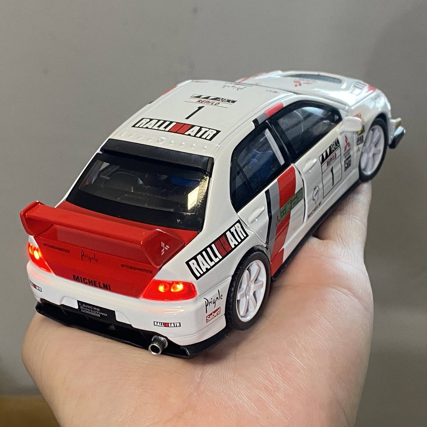 Miniatures 1:32 Mitsubishi Lancer Evolution EVO Petroleum version alloy diecast model sound light toys collection ornament gifts