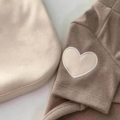 Moletom Bordado Coração Pequeno Cão Roupa Quente para Pet Teddy Camisa de Inverno Yorkshire Regata Macia