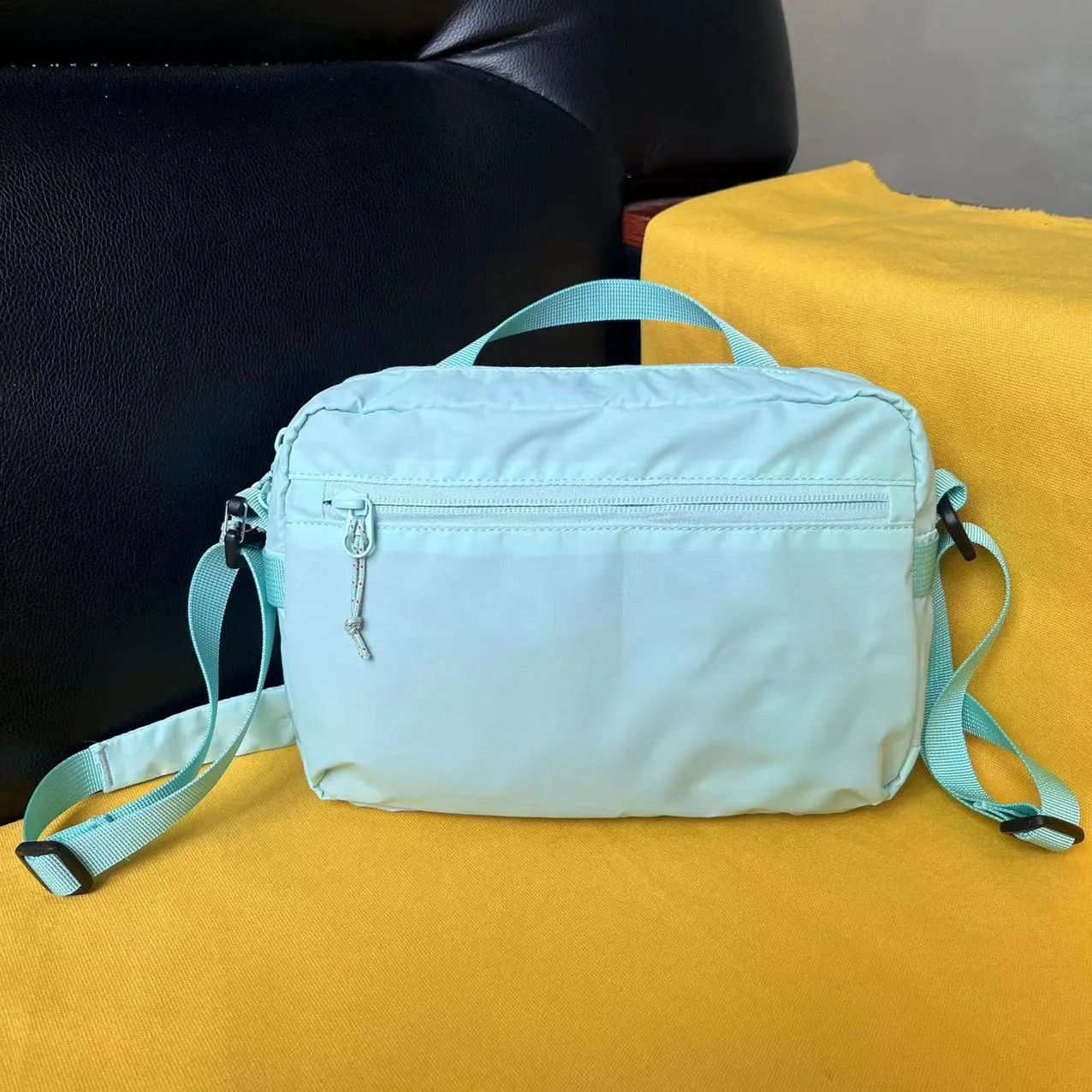 Removable shoulder strap portable waterproof bag, suitable for outdoor cycling, fitness, leisure travel backpack