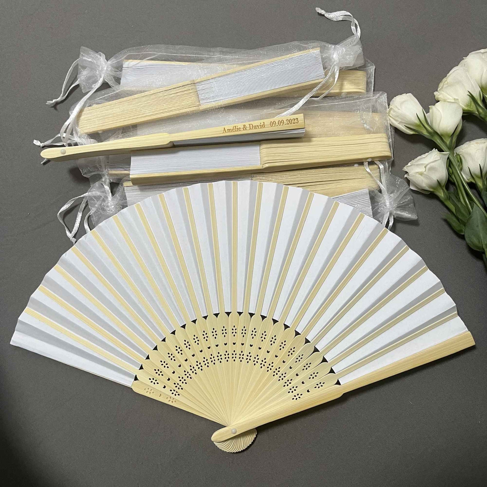 20/50/80 Personalized Engraved White Folding Elegant Paper Fan with Gift bag with organza & Portable Party Wedding Supplies Fan