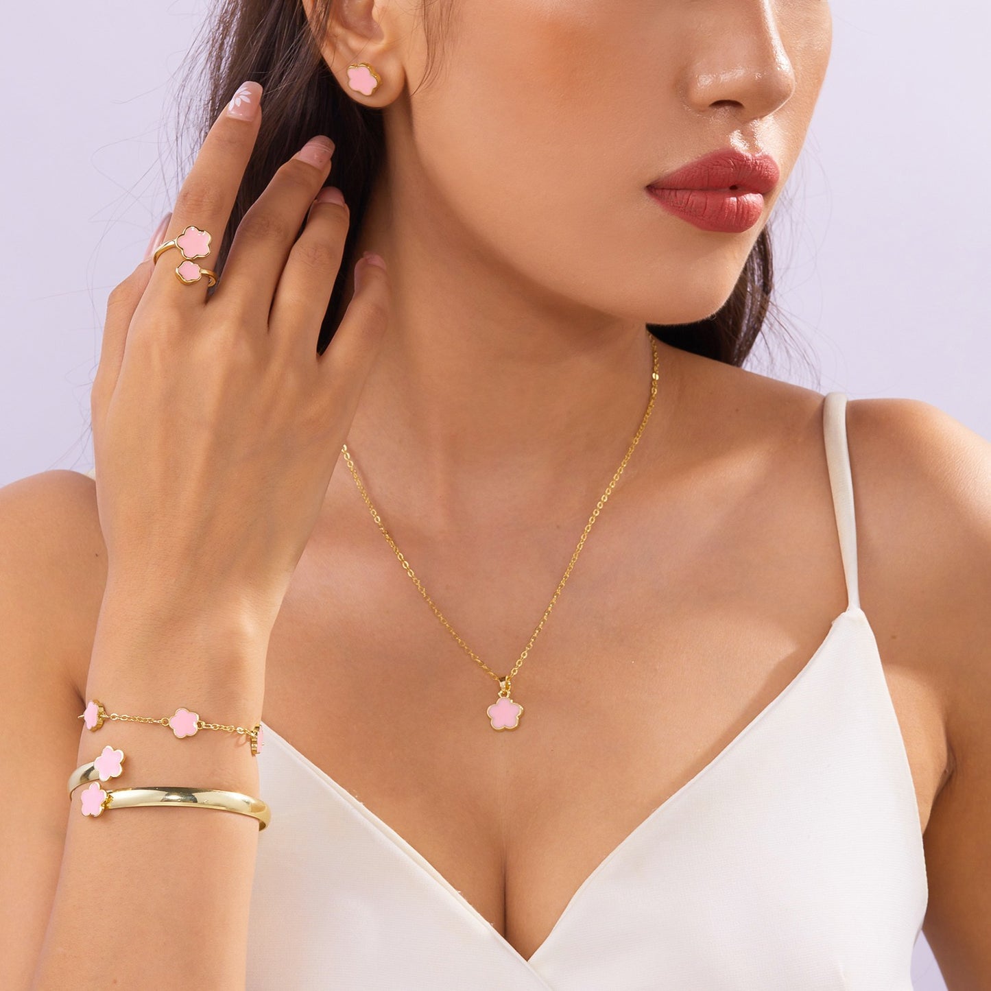 Conjunto 5 peças Pulseiras Femininas Coloridas de Esmalte com Flor de Ameixa Colar Brincos Flor de Cinco Folhas da Sorte Joias Elegantes para Festas Presentes