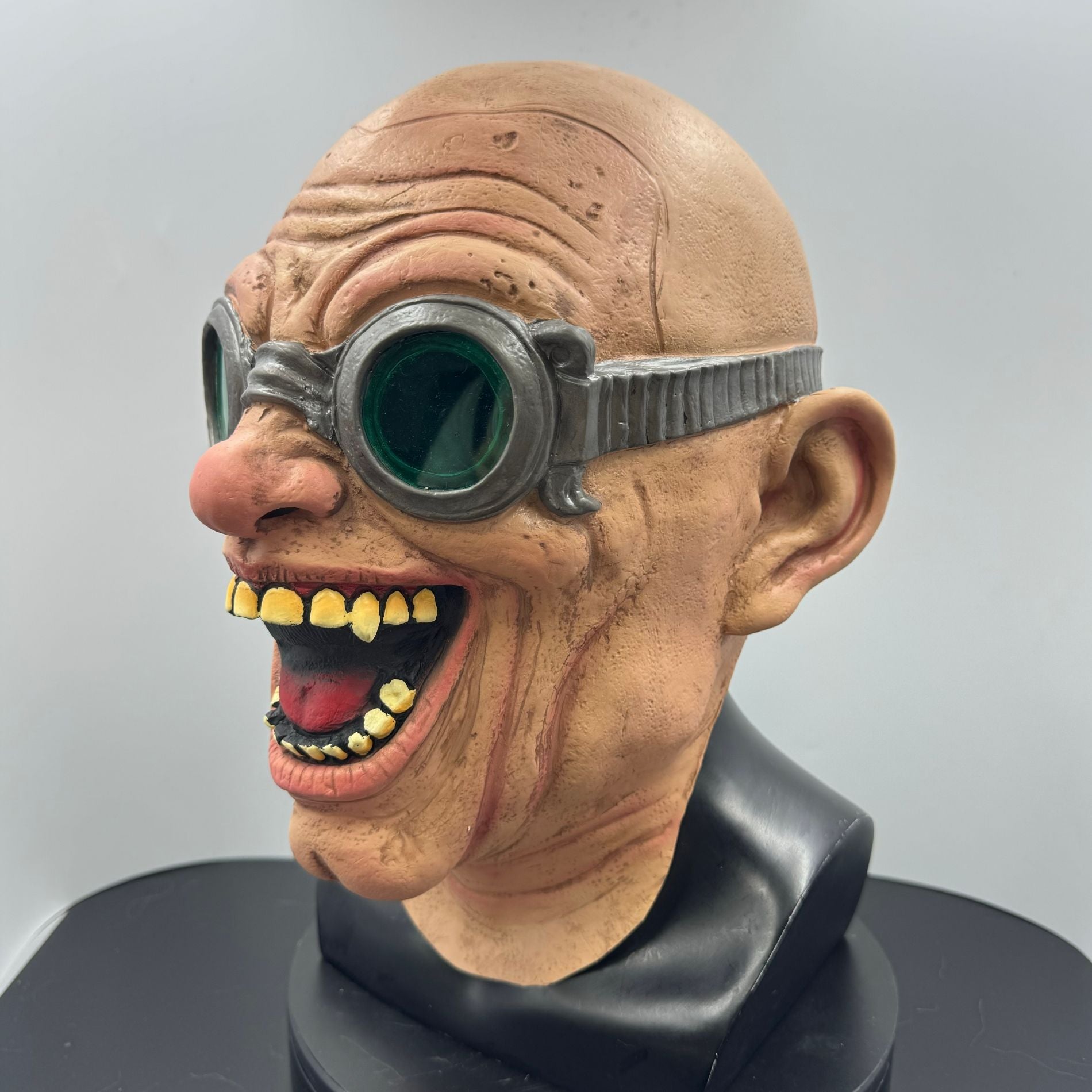 Halloween Scary Latex Mask Old Man Cosplay Head Cover Funny Bald Grandpa Prop with Goggles for Carnival Party