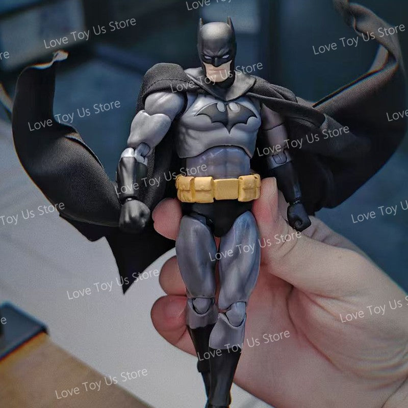 Em estoque Brinquedos CT Batman Hush Versão Preta Mafex 126 Boneco de Ação do Batman DC Anime Estatueta Estátua Modelo Presentes Personalizados Brinquedos Infantis