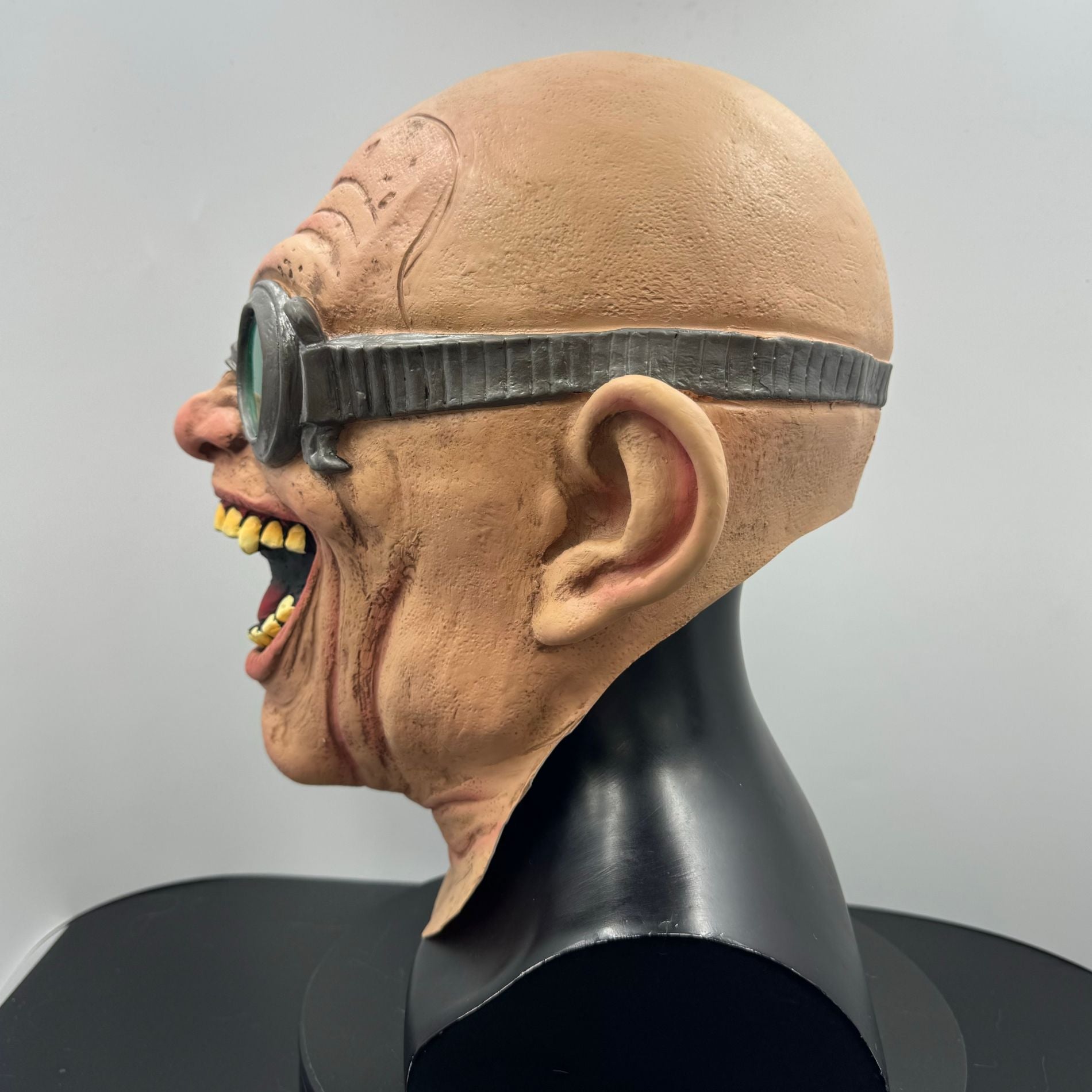 Halloween Scary Latex Mask Old Man Cosplay Head Cover Funny Bald Grandpa Prop with Goggles for Carnival Party