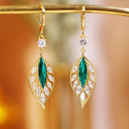 Brincos de Folhas Douradas com Cristal Verde para Mulheres Acessórios Diários de Individualidade Presentes de Joias para o Dia dos Namorados Aniversário