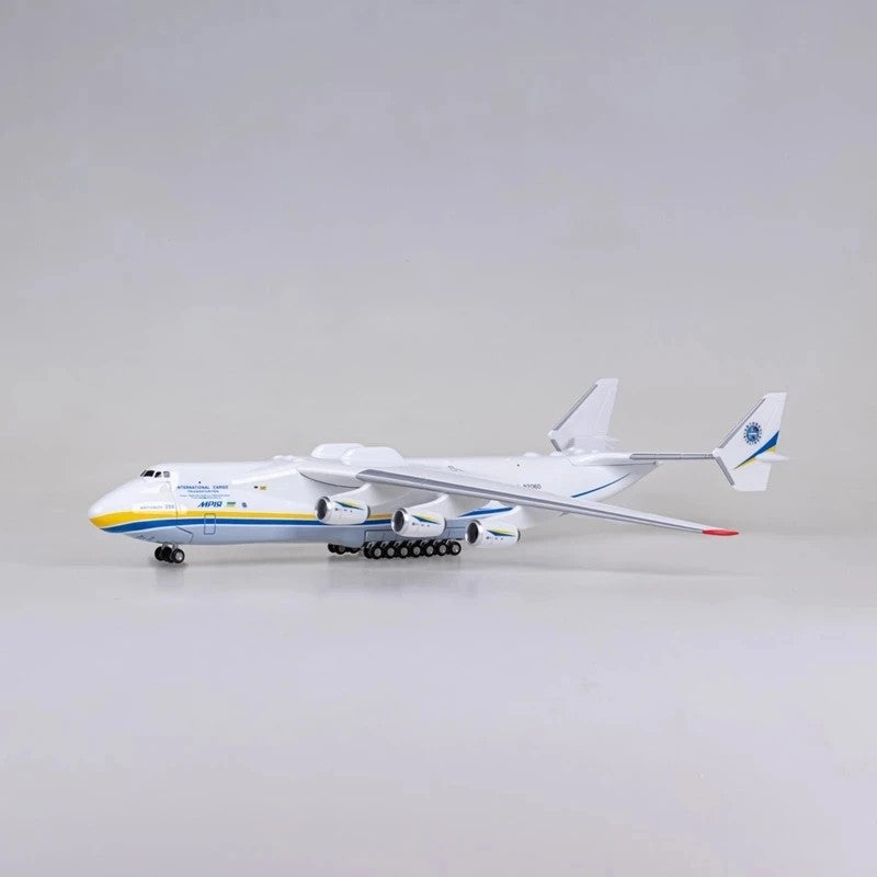 Modelo de Aeronave de Transporte Antonov AN-225 em Escala 1/200 Brinquedos de Aviação Jogos de Miniatura de Plástico e Metal