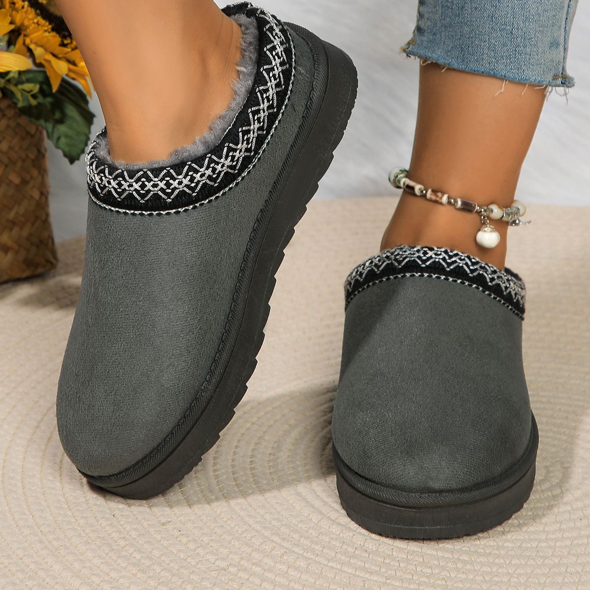 Women's Plush Lined Warm Slippers, Comfortable Winter Snow Shoes, Closed Toe Slip On Backless Indoor Outdoor Slippers