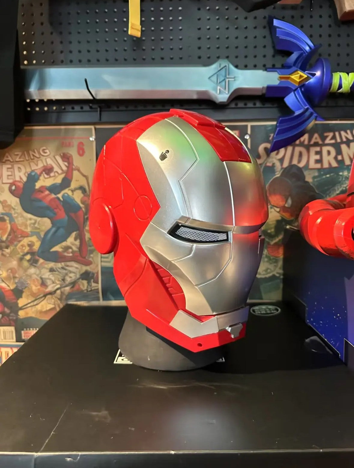 Máscara Elétrica Usável Capacete Homem de Ferro 1:1 Abertura Automática Manual e Fechamento Manual Personagens Modelo Brinquedos Adultos Presentes de Aniversário