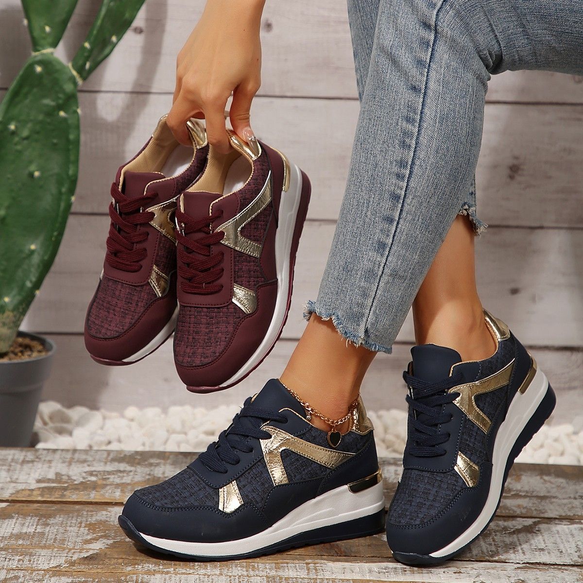 New Big Size Women Sneakers Breathable Lace-up Casual Sneakers Outdoor Lightweight Shoes Women Walking Anti-slip Platform Shoes
