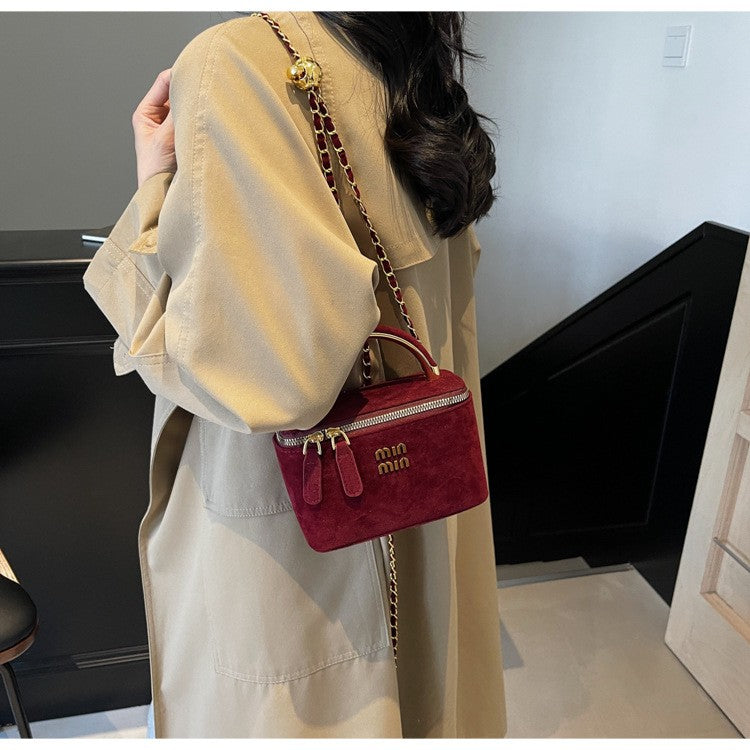 2025 Light Luxury Designer Retro Box Bag Female Korean Version of The Texture One-shoulder Messenger Mini Earphone Lipstick Bag