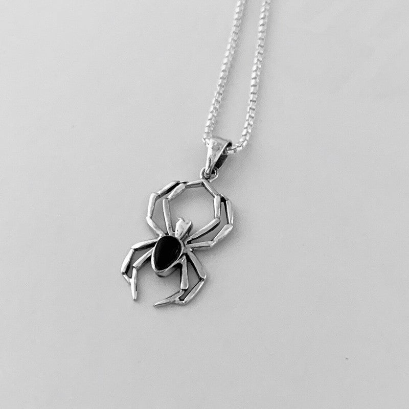 Colar com Pingente de Animal Aranha Fofa Huitan para Meninas Corrente Prateada Colar Estilo Y2K Acessórios de Pescoço Femininos Joias da Moda