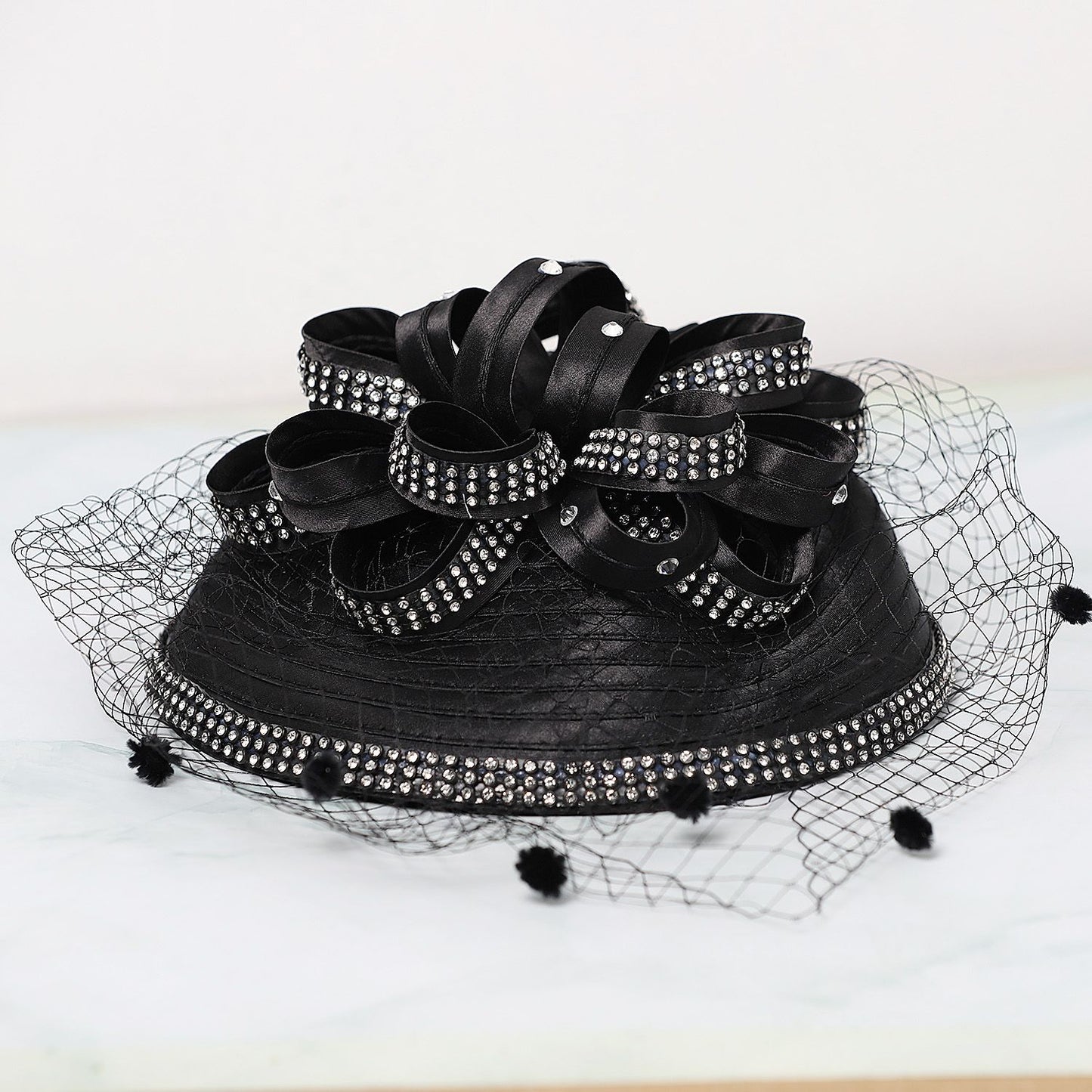 FS Red Wedding Fascinators Pillbox Hats para Mulheres com Véu de Flores Chapéu para Igreja Kentucky Derby Boné Cocktail Tea Party Chapéu de Cabeça