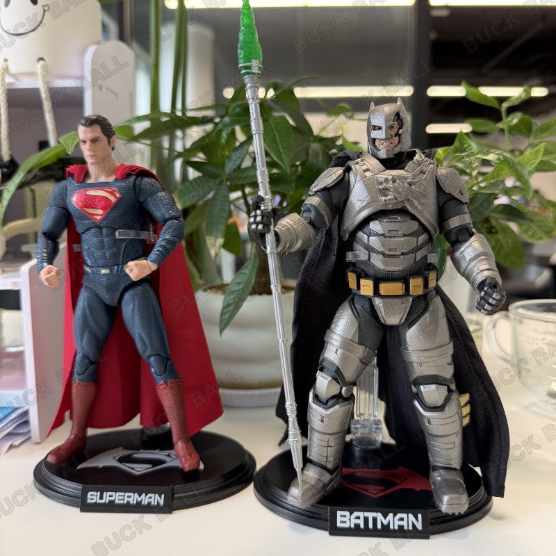 Novo conjunto de figuras Fondjoy BVS, Boneco de Ação Batman Blindado, Superman com Armadura Danificada 1/9 Batman V Superman: A Origem da Justiça DC Toys