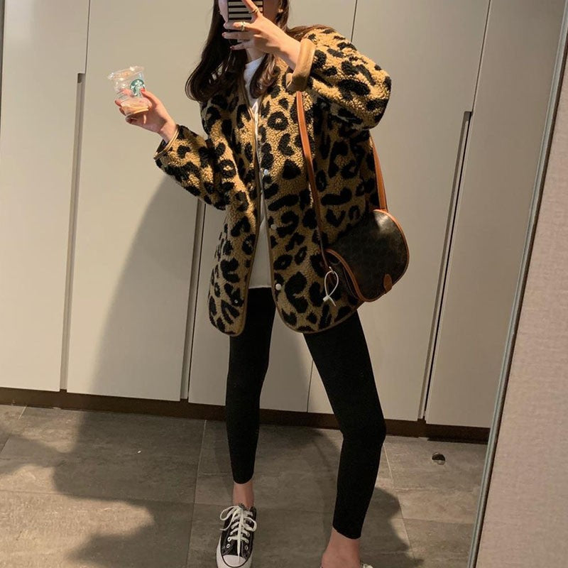 New Vintage Leopard Print Winter Warm Coats Female Fashion Lightweight Lamb Wool Jacket Women Casual Loose Plush Short Outerwear
