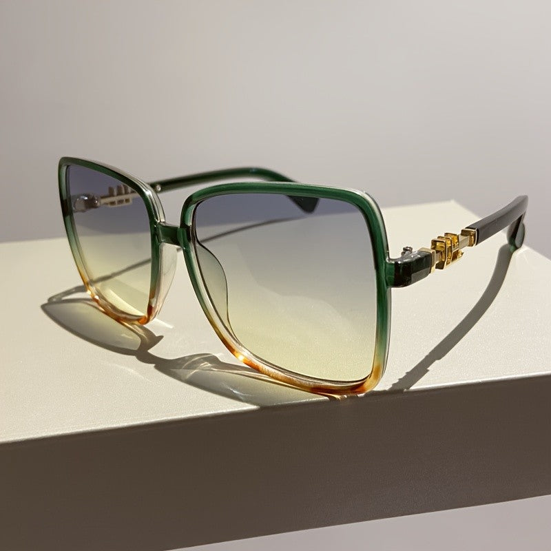 Retro Two-Tone Fashion Sunglasses - Lightweight Design, Oversized Blue & Red Frame, Gradient Lens, Ideal for Beach Travel