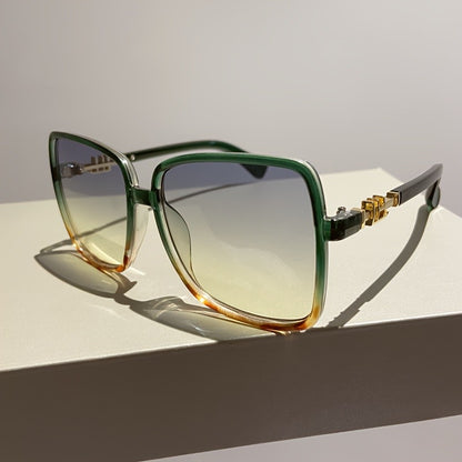 Retro Two-Tone Fashion Sunglasses - Lightweight Design, Oversized Blue & Red Frame, Gradient Lens, Ideal for Beach Travel