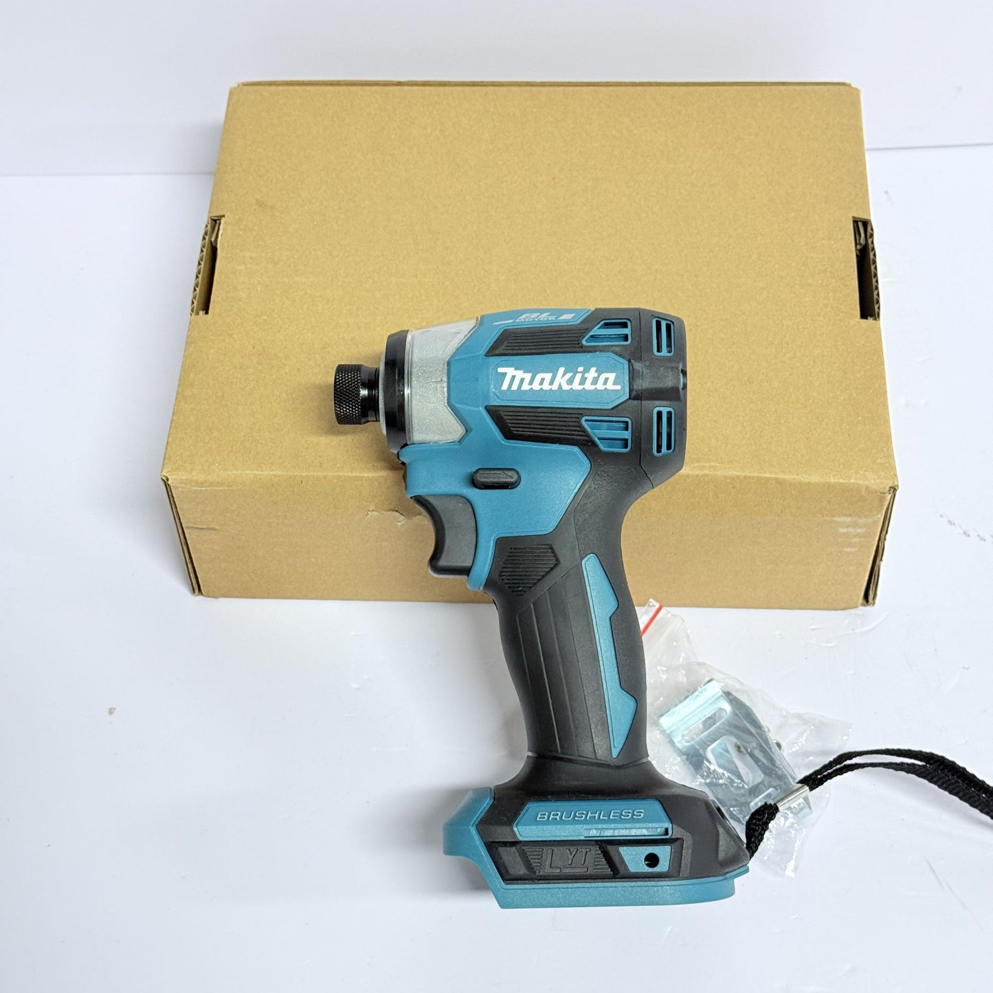 Parafusadeira de Impacto Makita DTD173 18V a Bateria Brushless - Chave de Fenda Elétrica para Madeira e Parafusos (Máquina sem Bateria)